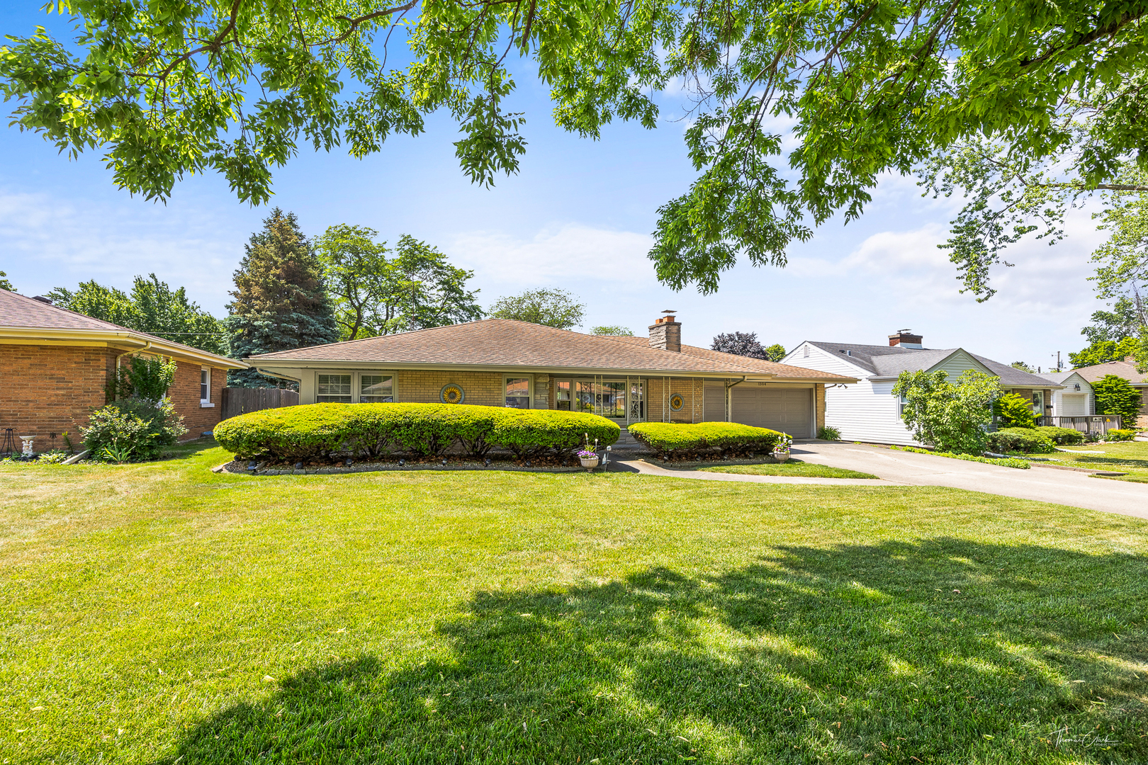 1304 Black Road Joliet, IL 60435 - Photo 3 of 31 Gallery Image 3