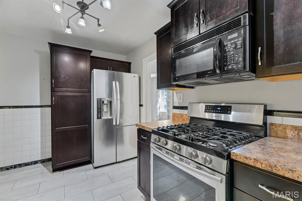 660 Rochester Drive St. Louis, MO 63125 - Photo 12 of 35