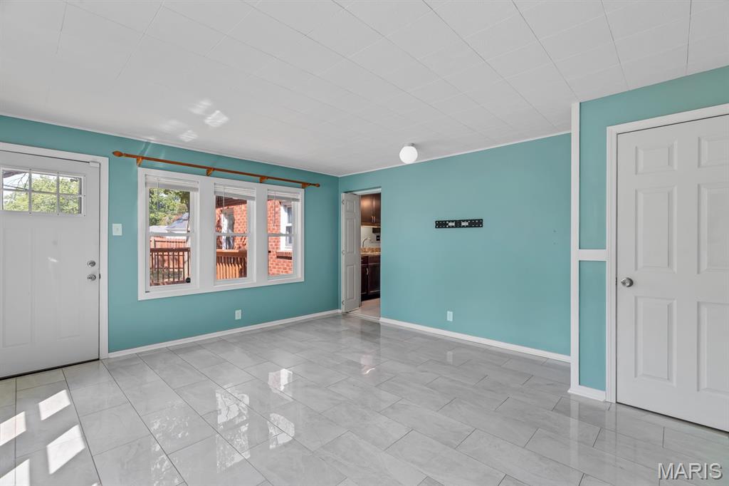 660 Rochester Drive St. Louis, MO 63125 - Photo 14 of 35