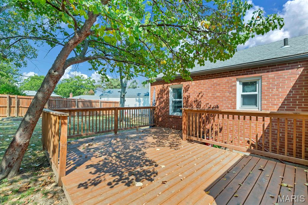 660 Rochester Drive St. Louis, MO 63125 - Photo 24 of 35