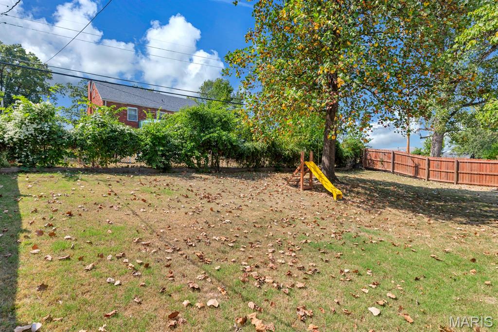 660 Rochester Drive St. Louis, MO 63125 - Photo 25 of 35