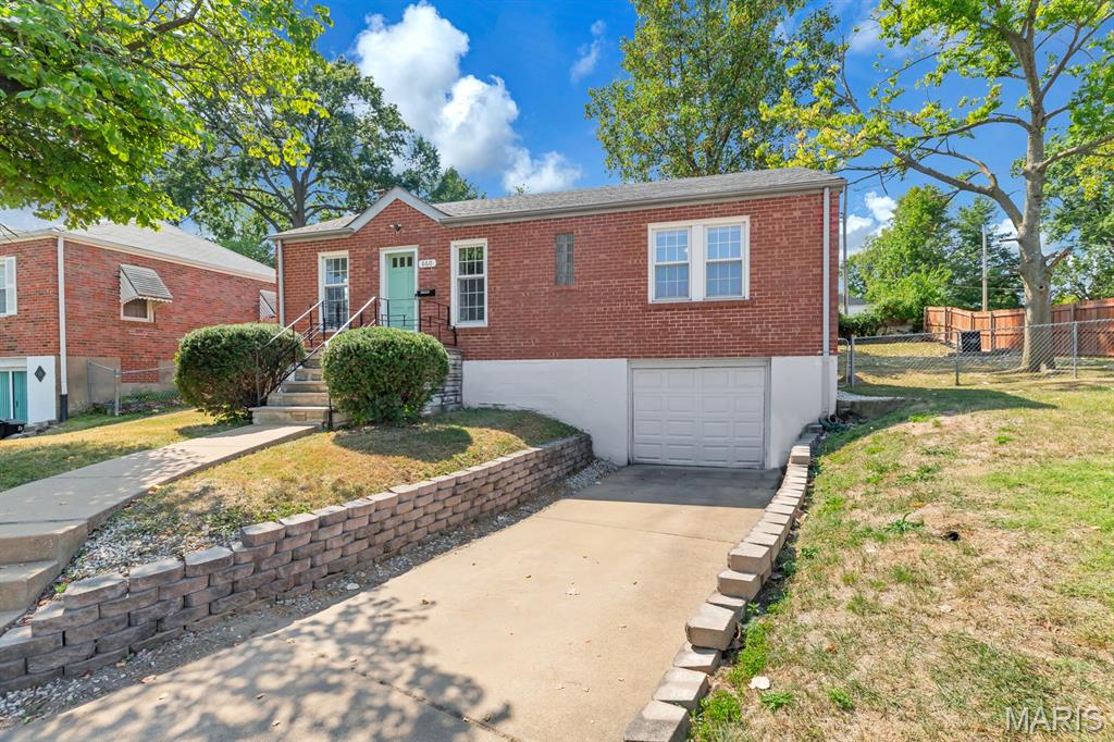 660 Rochester Drive St. Louis, MO 63125 - Photo 5 of 35