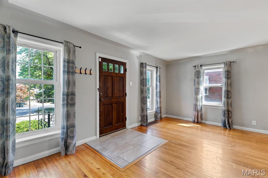 660 Rochester Drive St. Louis, MO 63125 - Photo 6 of 35