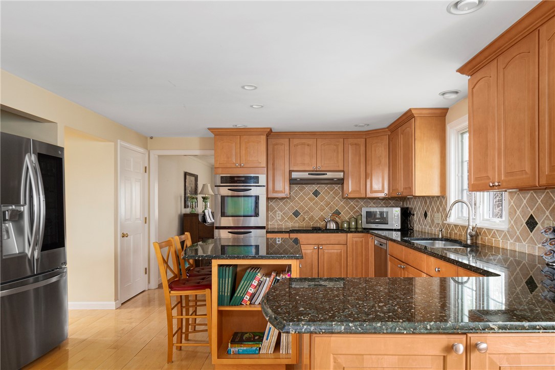 6 Hillside Road Cumberland, RI 02864 - Photo 11 of 38