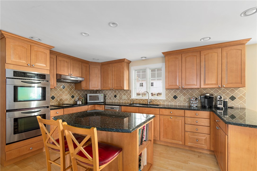 6 Hillside Road Cumberland, RI 02864 - Photo 12 of 38