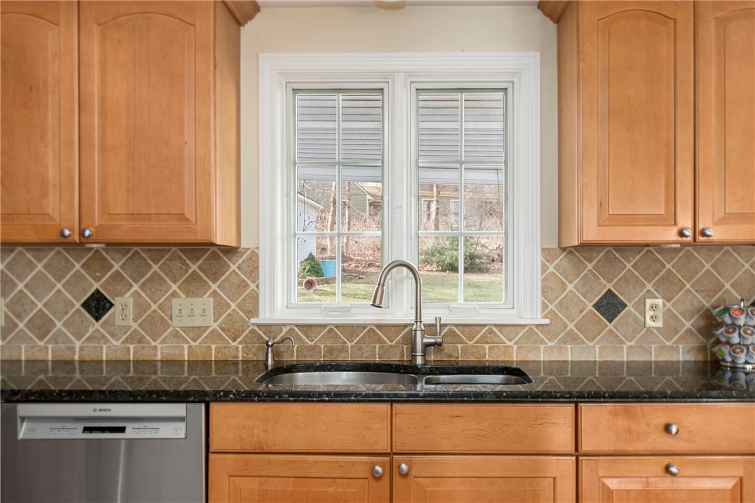 6 Hillside Road Cumberland, RI 02864 - Photo 15 of 38