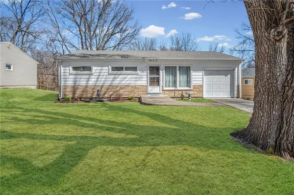 $185,000 | 1205 Mound Drive, Atchison, KS 66002