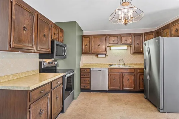 $185,000 | 1205 Mound Drive, Atchison, KS 66002