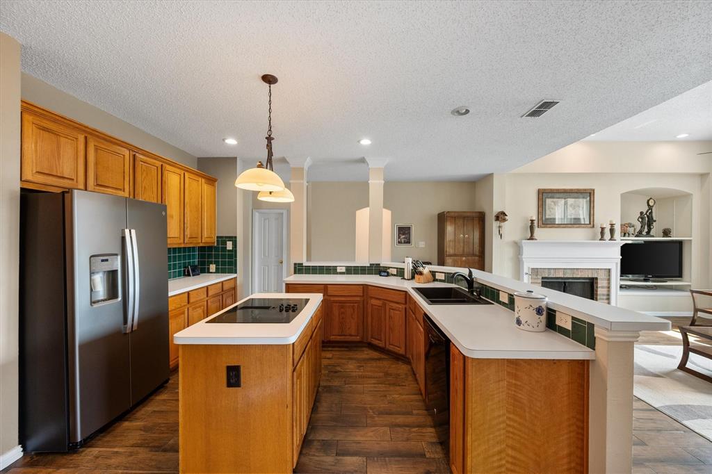 2800 Springbranch Court Grapevine, TX 76051 - Photo 12 of 36