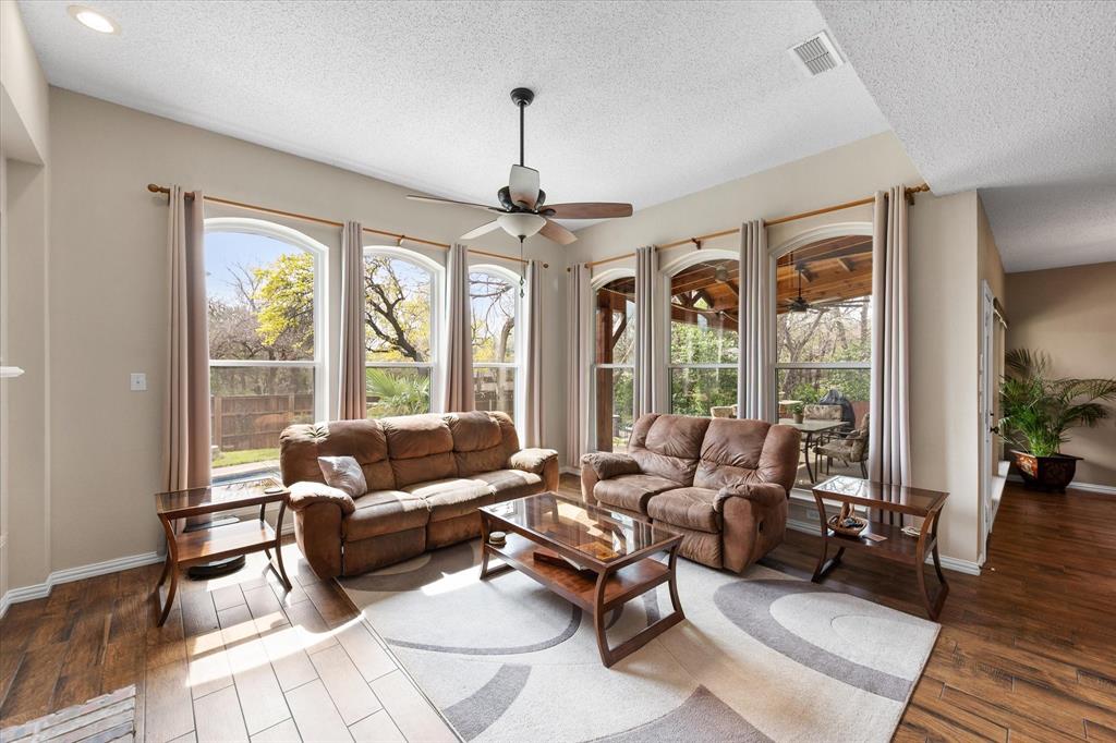 2800 Springbranch Court Grapevine, TX 76051 - Photo 15 of 36