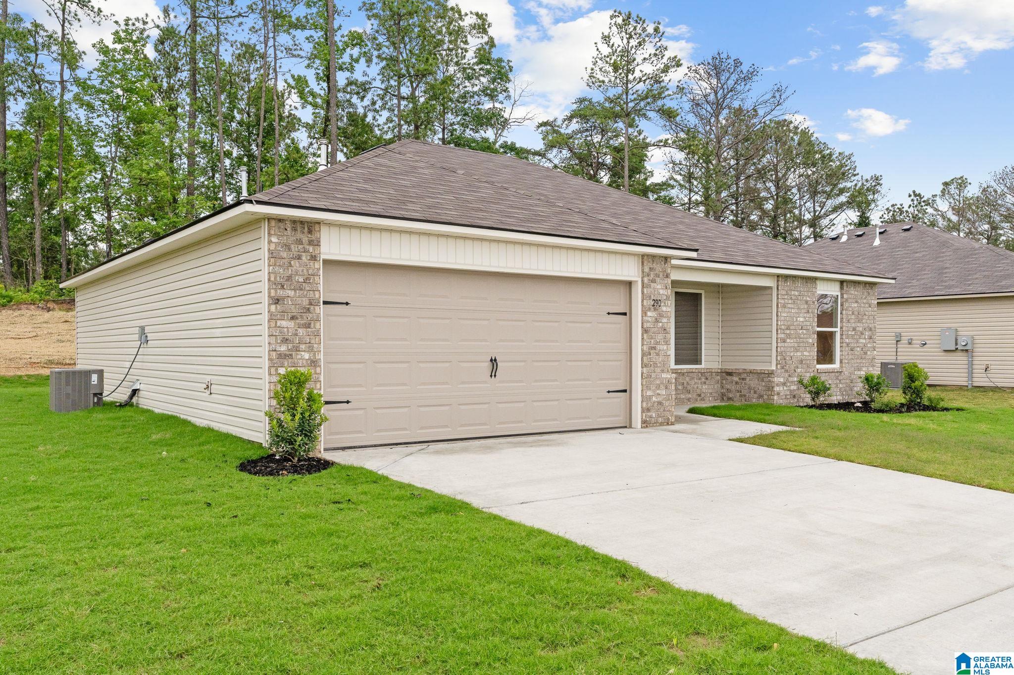 319 Amber Avenue Calera, AL 35040 - Photo 3 of 22