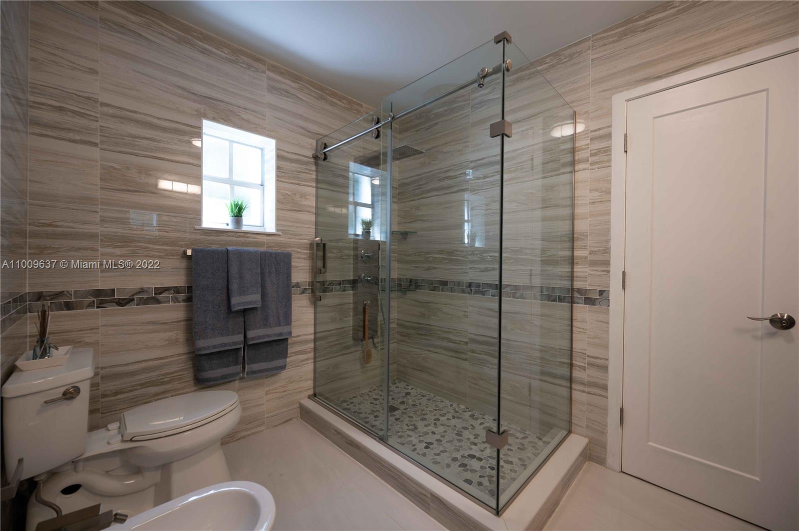 1700 Cleveland Road Miami Beach, FL 33141 - Photo 47 of 60