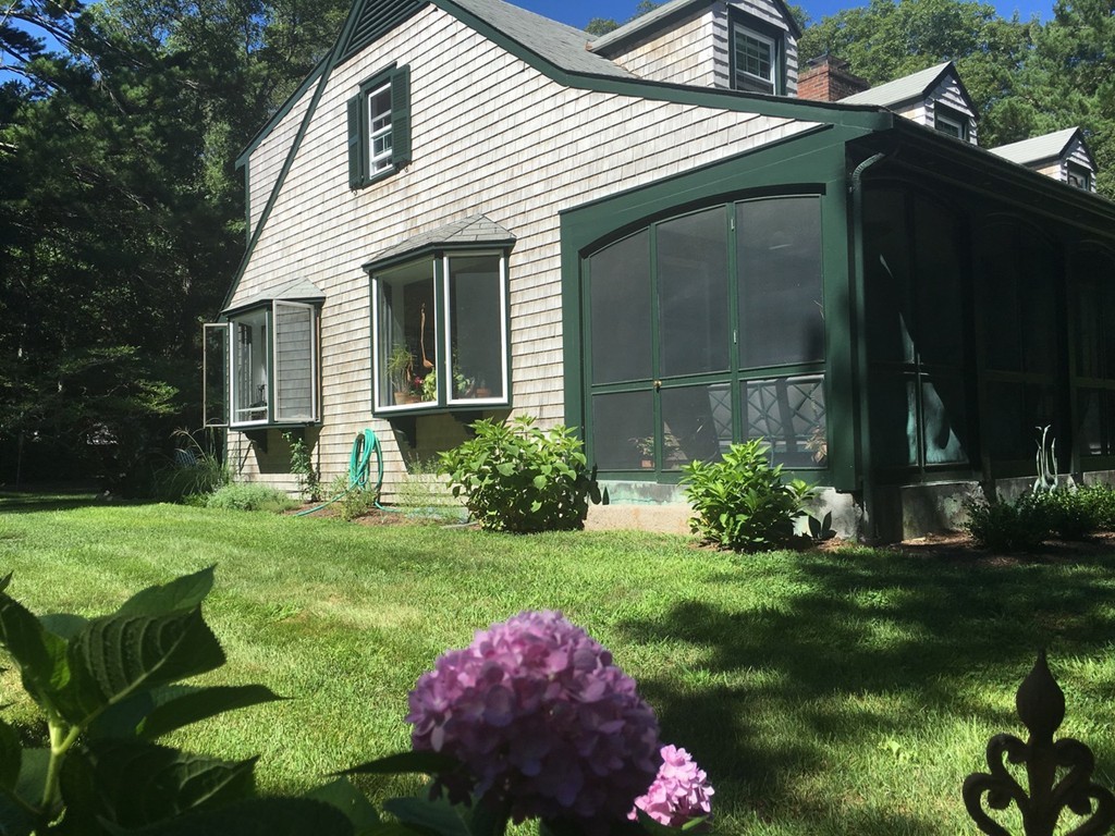10 Holly Road Marion, MA 02738 - Photo 19 of 29 a front view of house with yard and green space