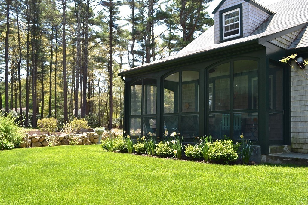 10 Holly Road Marion, MA 02738 - Photo 20 of 29 a front view of a house having garden