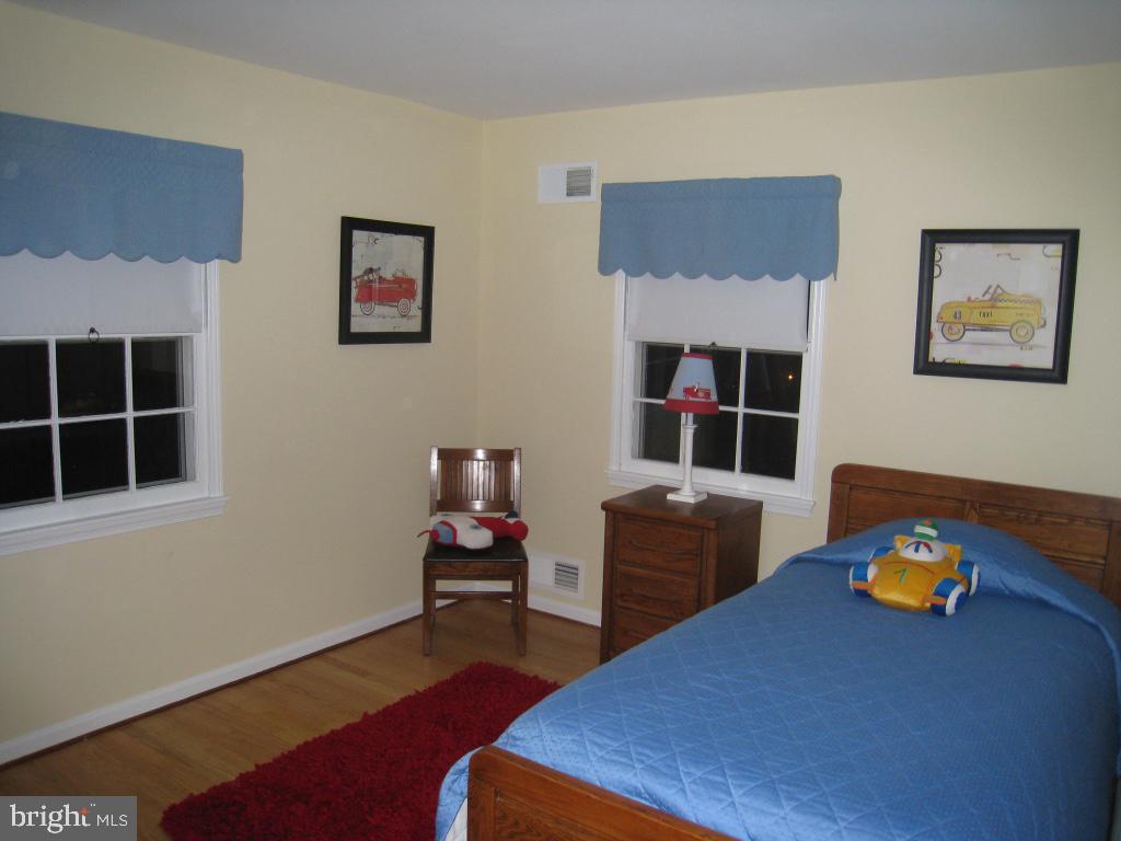 11816 Canfield Road Potomac, MD 20854 - Photo 22 of 24 Bedroom #4