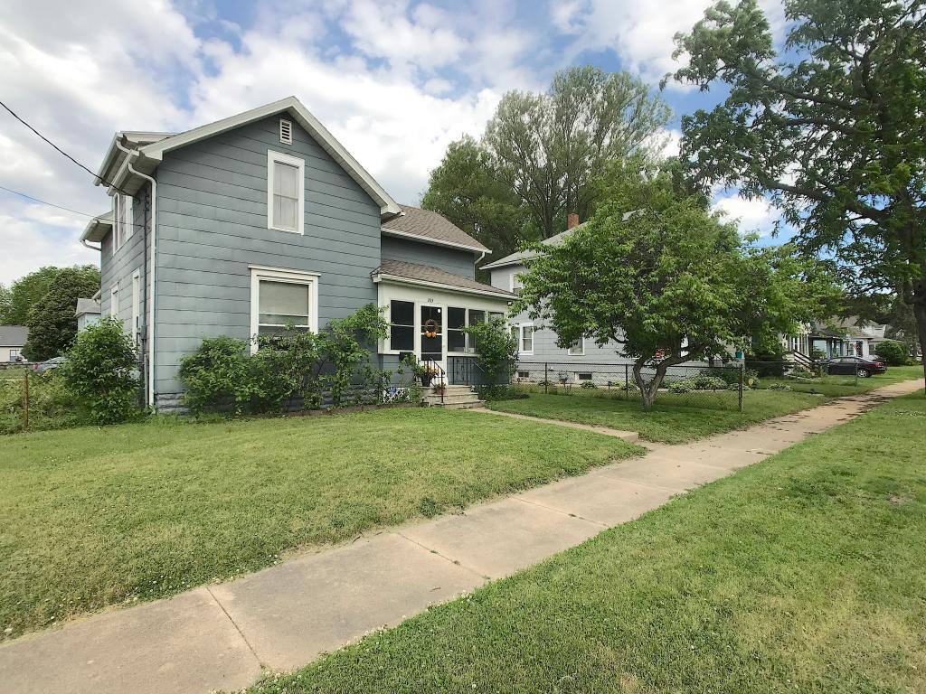 203 10th Avenue Northeast Rochester, MN 55906 - Photo 1 of 1