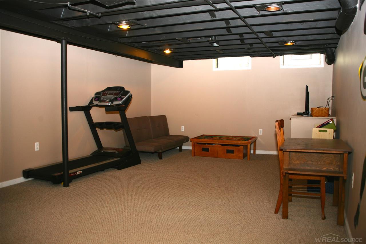 957 Hadley Road Rochester Hills, MI 48307 - Photo 17 of 23