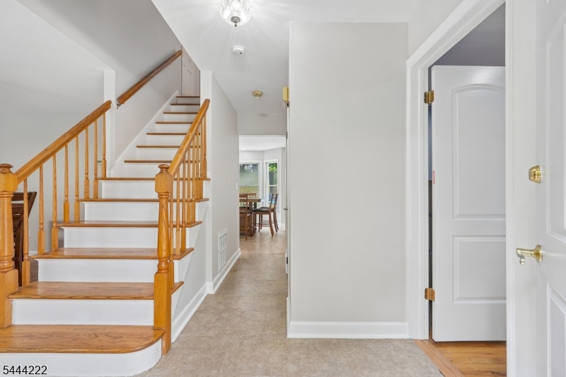 45 Fells Road Verona, NJ 07044 - Photo 7 of 43