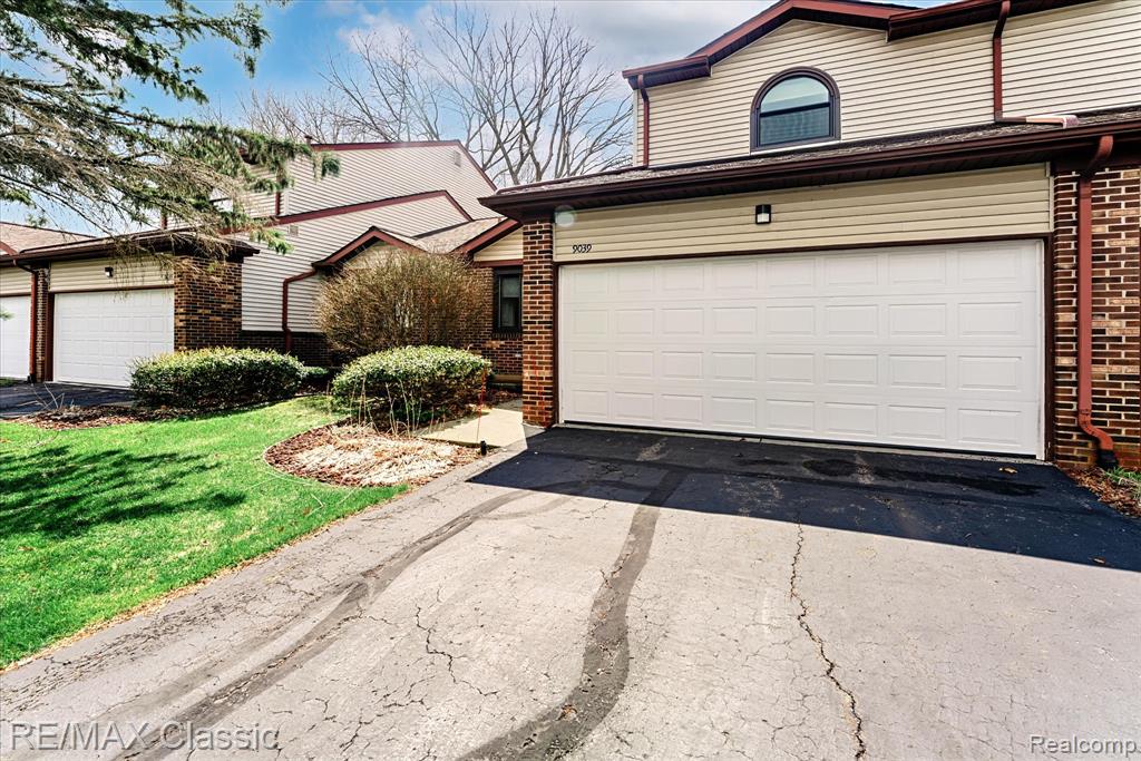 9039 Lake E Road, Unit 45 Clarkston, MI 48348 - Photo 4 of 53