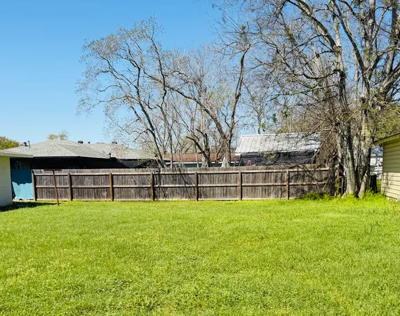 $1,475 | 427 Wood Street, Navasota, TX 77868