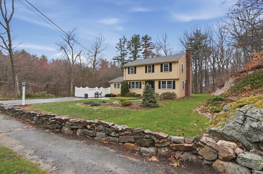 27 Marlboro Road Georgetown, MA 01833 - Photo 2 of 40 Gallery Image 2