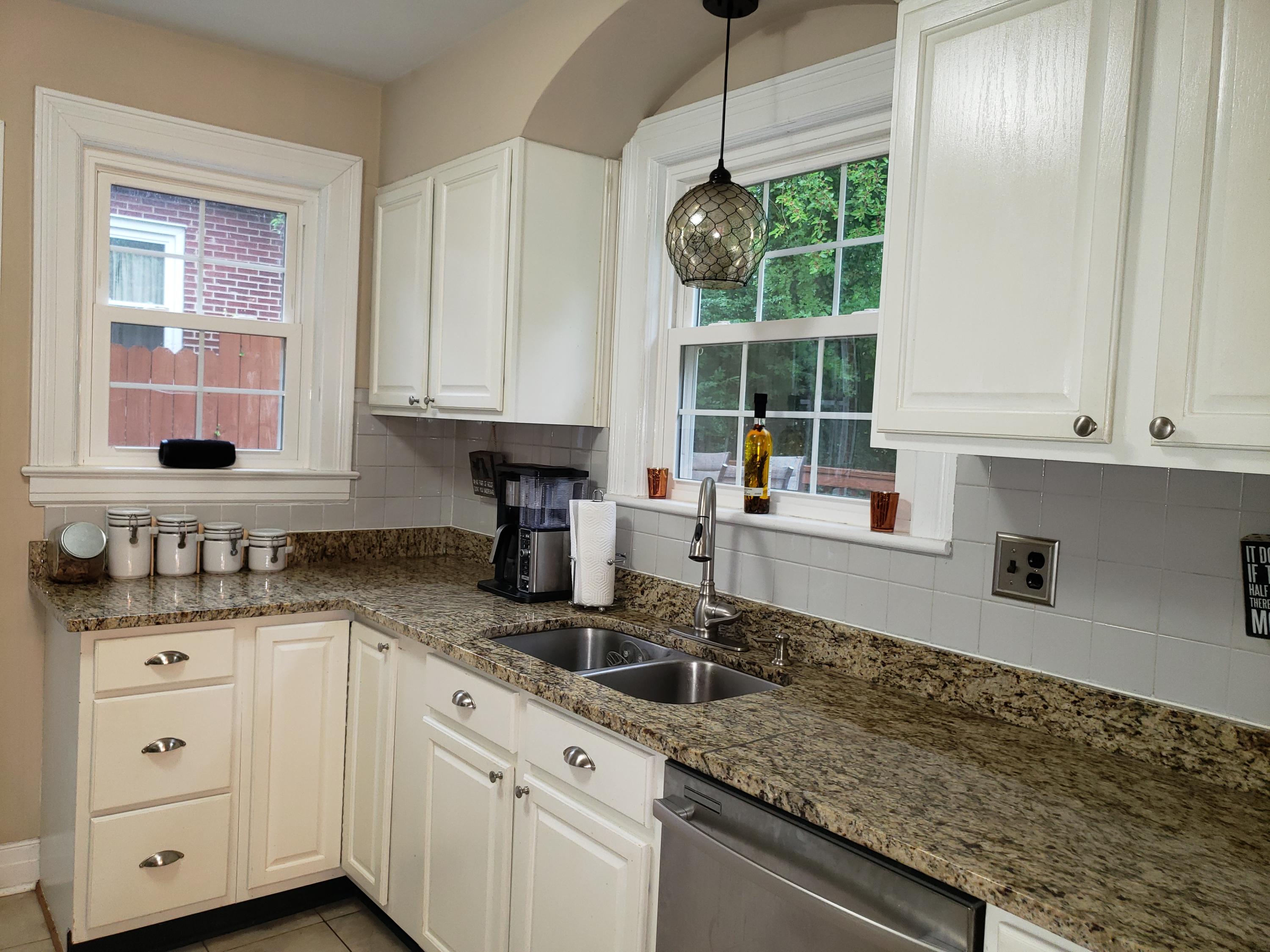 2530 Livingston Road Southwest Roanoke, VA 24015 - Photo 5 of 25 Kitchen