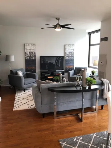 $2,950 | 233 East 13th Street, Unit 2210, Chicago, IL 60605