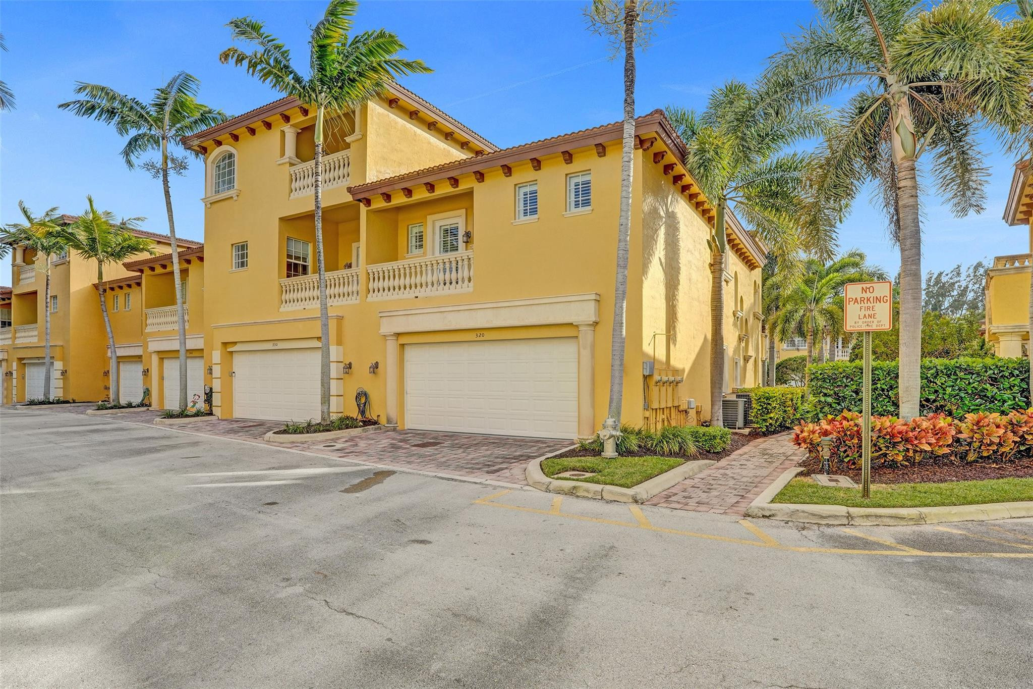 320 Northeast 69th Circle, Unit 320 Boca Raton, FL 33487 - Photo 4 of 47 Photo 4