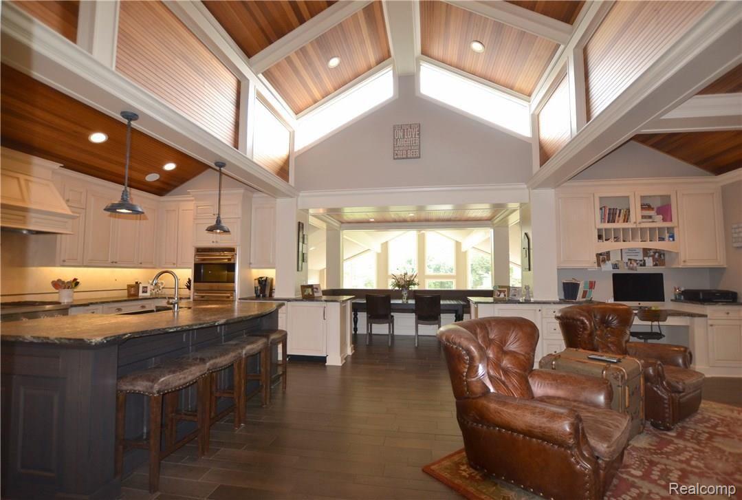116 Chesterfield Road Bloomfield Hills, MI 48304 - Photo 4 of 24 Soaring Ceilings & Magnificent Views