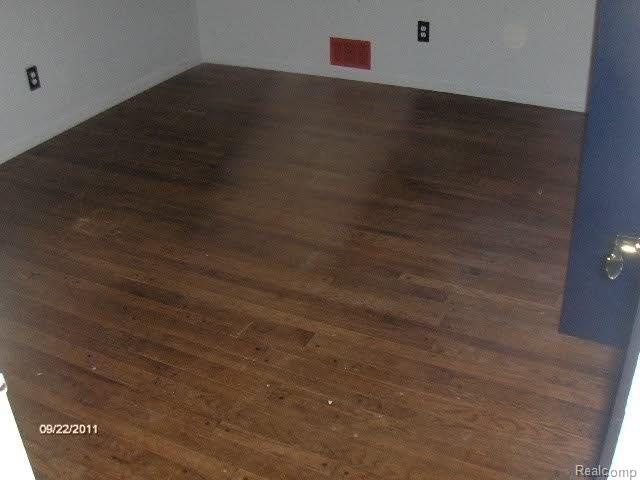 11127 Afton Road Southgate, MI 48195 - Photo 18 of 25 Picture 052