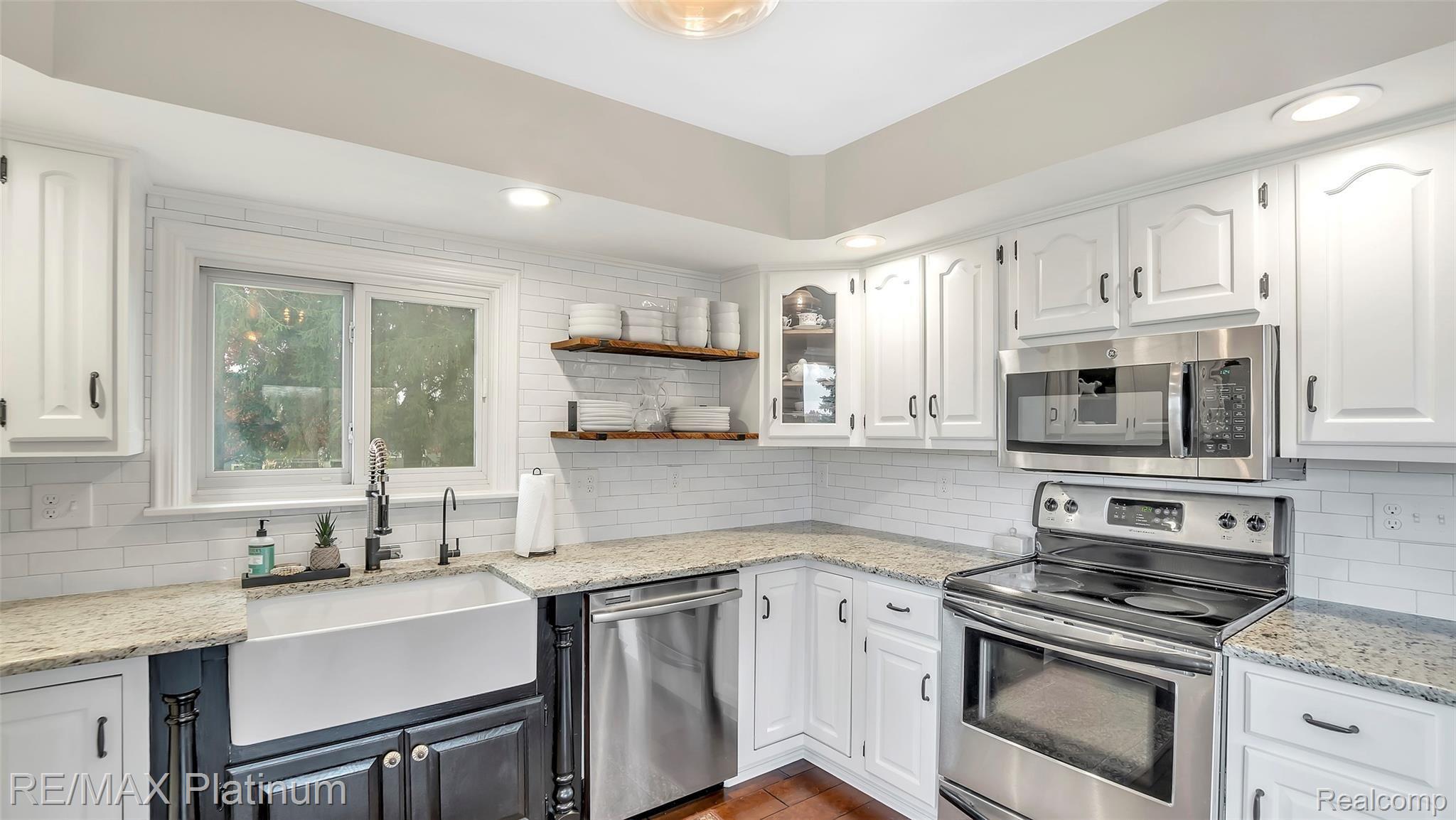 5240 Bentley Lake Road Howell, MI 48843 - Photo 12 of 30 Enjoy The Outdoor View While Doing Dishes In This Gorgeous Fam Sink