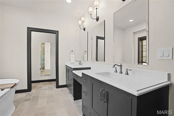 $675,000 | 2066 Spring Valley Drive, Washington, MO 63090