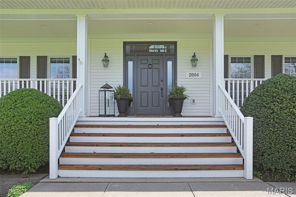 2066 Spring Valley Drive Washington, MO 63090 - Photo 2 of 45