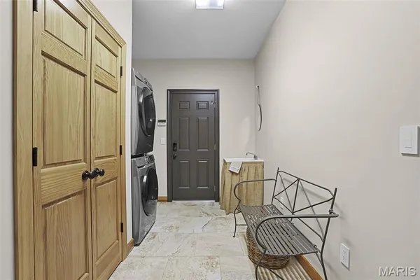 $675,000 | 2066 Spring Valley Drive, Washington, MO 63090