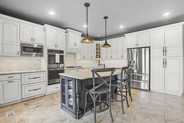 $675,000 | 2066 Spring Valley Drive, Washington, MO 63090