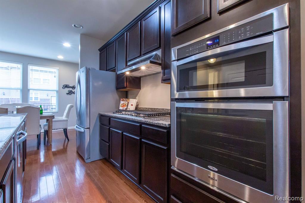863 Barclay Circle Rochester Hills, MI 48307 - Photo 12 of 35