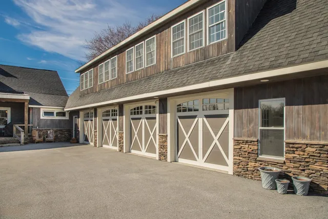 $1,950,000 | 960 East Pittsford Road, Rutland Town, VT 05701