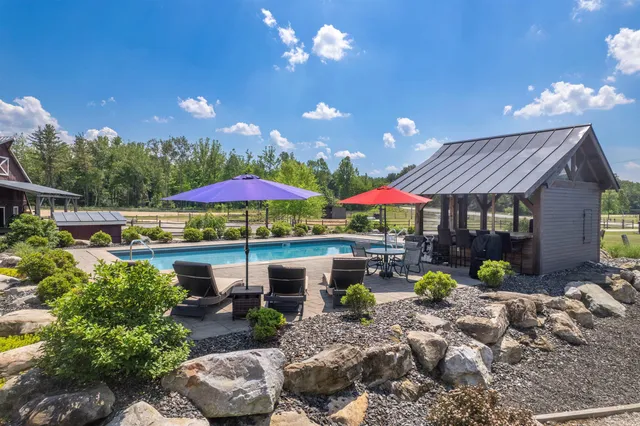 $1,950,000 | 960 East Pittsford Road, Rutland Town, VT 05701