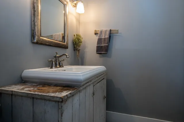 $1,950,000 | 960 East Pittsford Road, Rutland Town, VT 05701