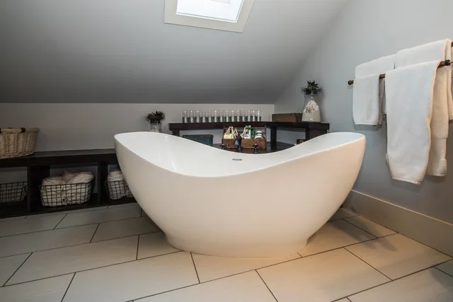 $1,950,000 | 960 East Pittsford Road, Rutland Town, VT 05701