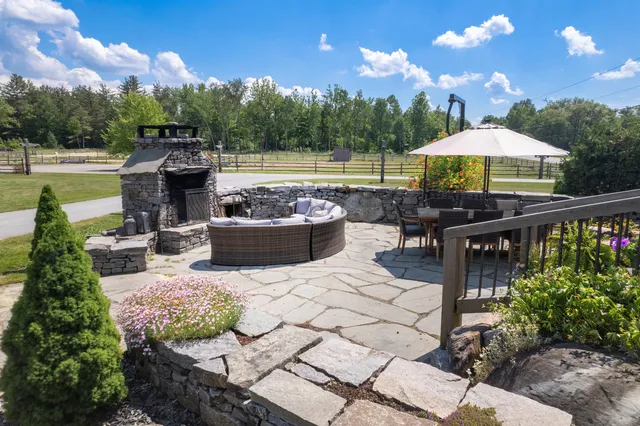 $1,950,000 | 960 East Pittsford Road, Rutland Town, VT 05701