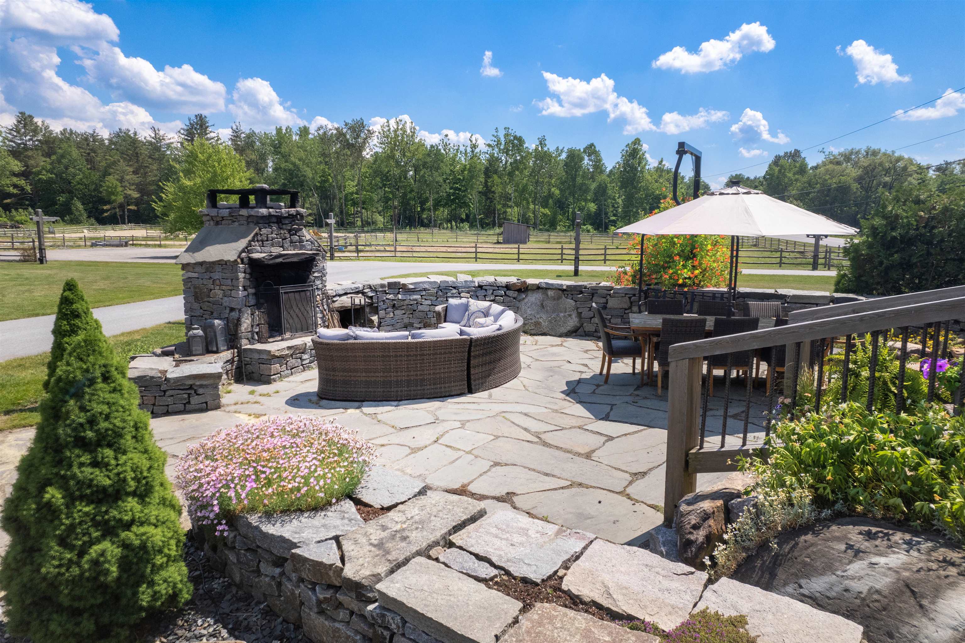 960 East Pittsford Road Rutland Town, VT 05701 - Photo 4 of 43