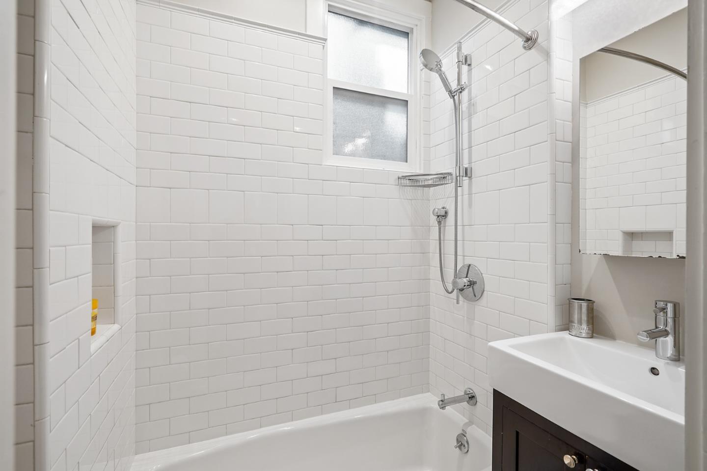 809 Masonic Avenue San Francisco, CA 94117 - Photo 16 of 30 a bathroom with a sink shower and a bathtub