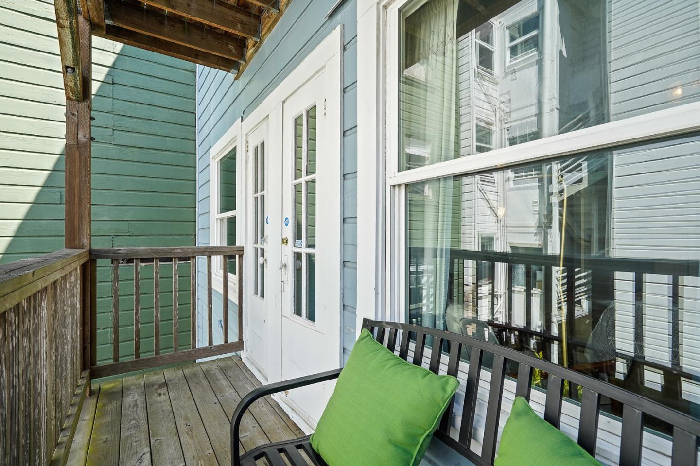 809 Masonic Avenue San Francisco, CA 94117 - Photo 26 of 30 a view of a balcony with furniture