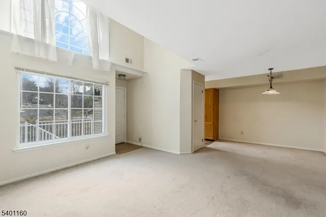 $2,600 | 62 Bentley Court, Bedminster, NJ 07921