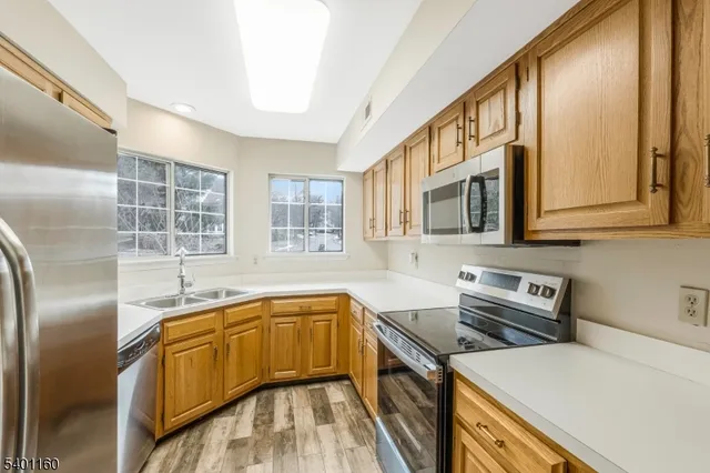 $2,600 | 62 Bentley Court, Bedminster, NJ 07921