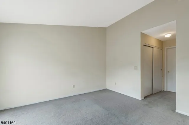 $2,600 | 62 Bentley Court, Bedminster, NJ 07921