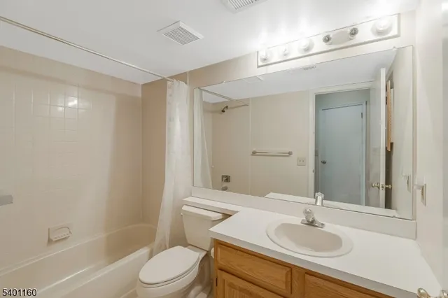 $2,600 | 62 Bentley Court, Bedminster, NJ 07921