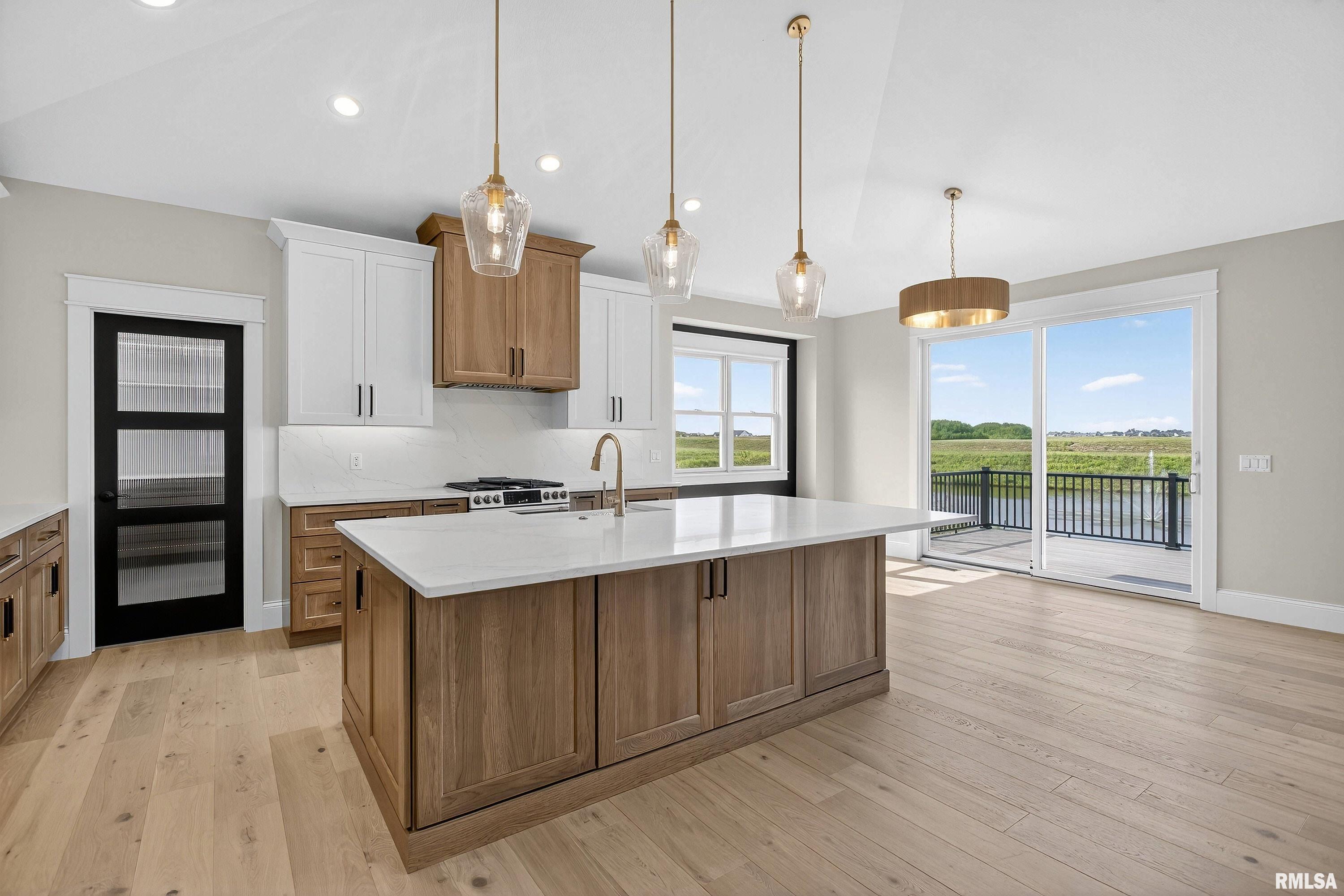 6932 Wilderness Pointe Bettendorf, IA 52722 - Photo 13 of 63