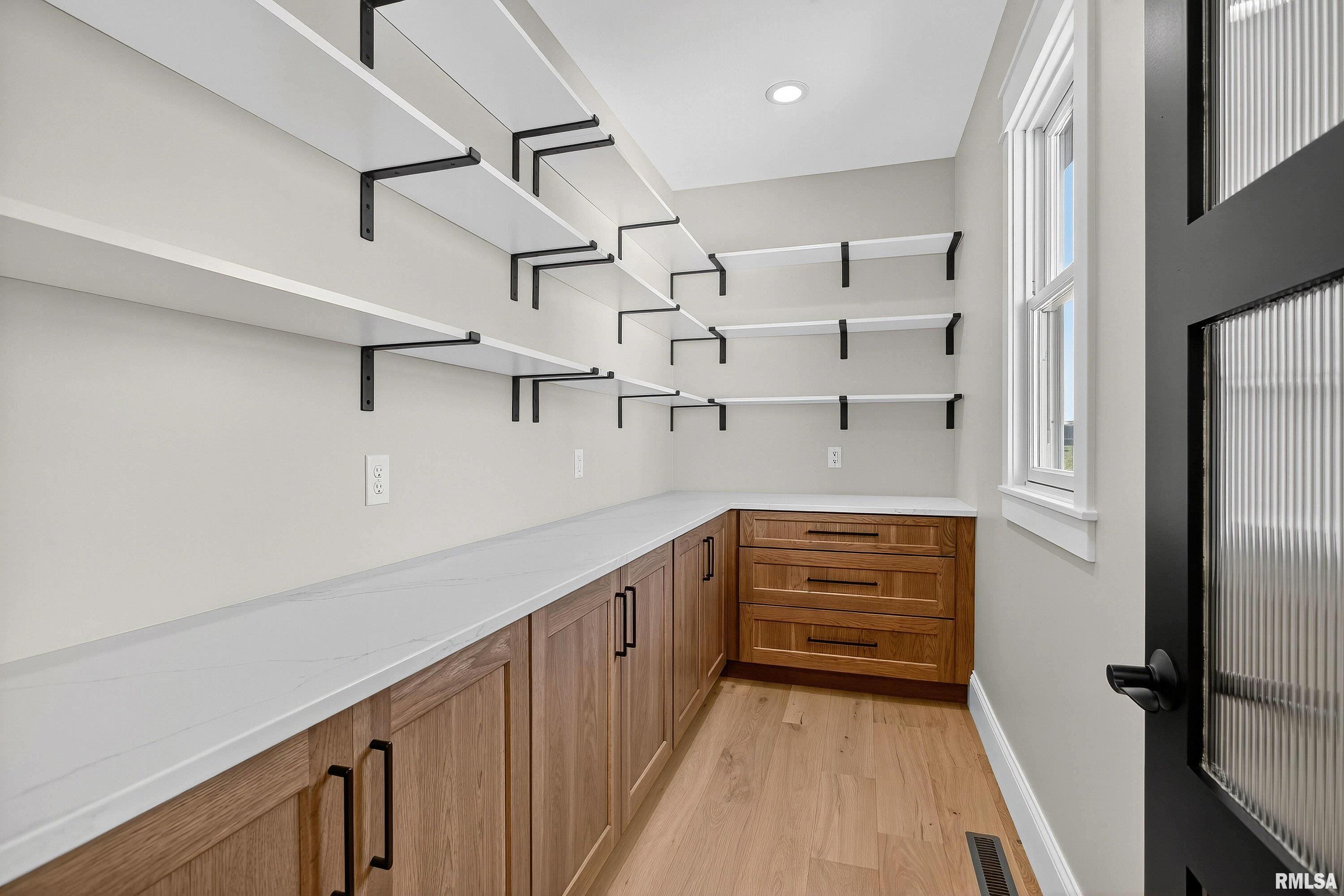 6932 Wilderness Pointe Bettendorf, IA 52722 - Photo 15 of 63